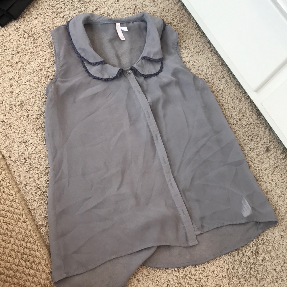 Xhilaration gray collared tank